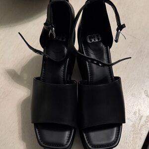 Brand new Gianni Bini Black Square-Toe Ankle Strap Sandals